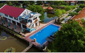 Hoa Lu Garden Resort